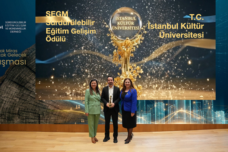 SEGM'den İKÜ PUMA'ya Büyük Ödül: Sürdürülebilir Eğitim Gelişim Başarısı Zirvede!